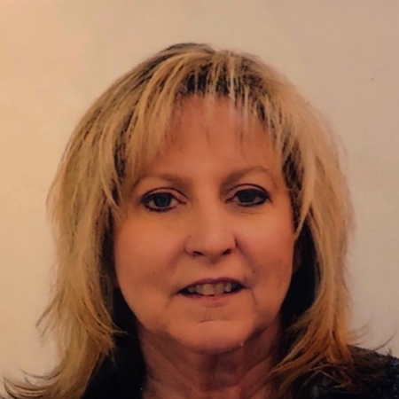 Susan's headshot