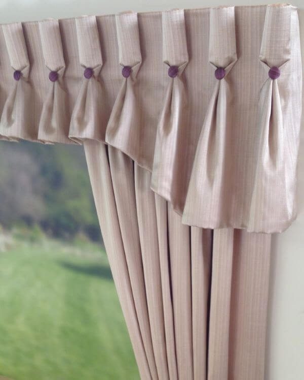 Goblet Pleats are a type of formal pleat for window treatments that make each pleat look like fluted glasses. 