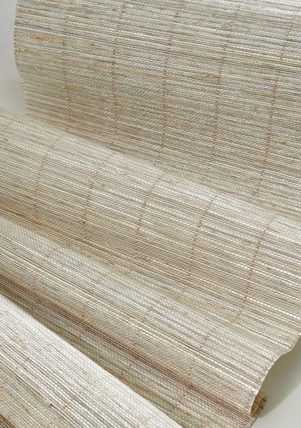 The best way to keep your woven wood shades clean is with a dry duster or vacuum cleaner attachment. The best way to keep your woven wood shades clean is with a dry duster or vacuum cleaner attachment.
